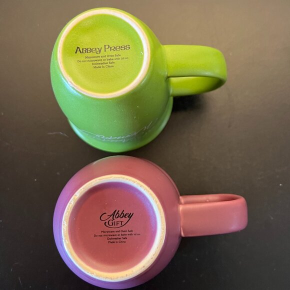 Set of 2 Abbey Press “You Are An Amazing Woman” Stoneware Mugs ~ Green & Purple - Picture 9 of 12